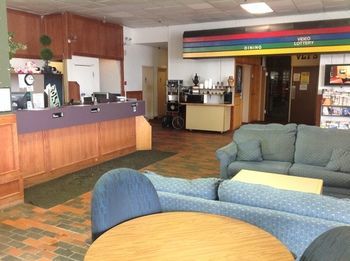 YYC Town And Country Motor Hotel מראה חיצוני תמונה