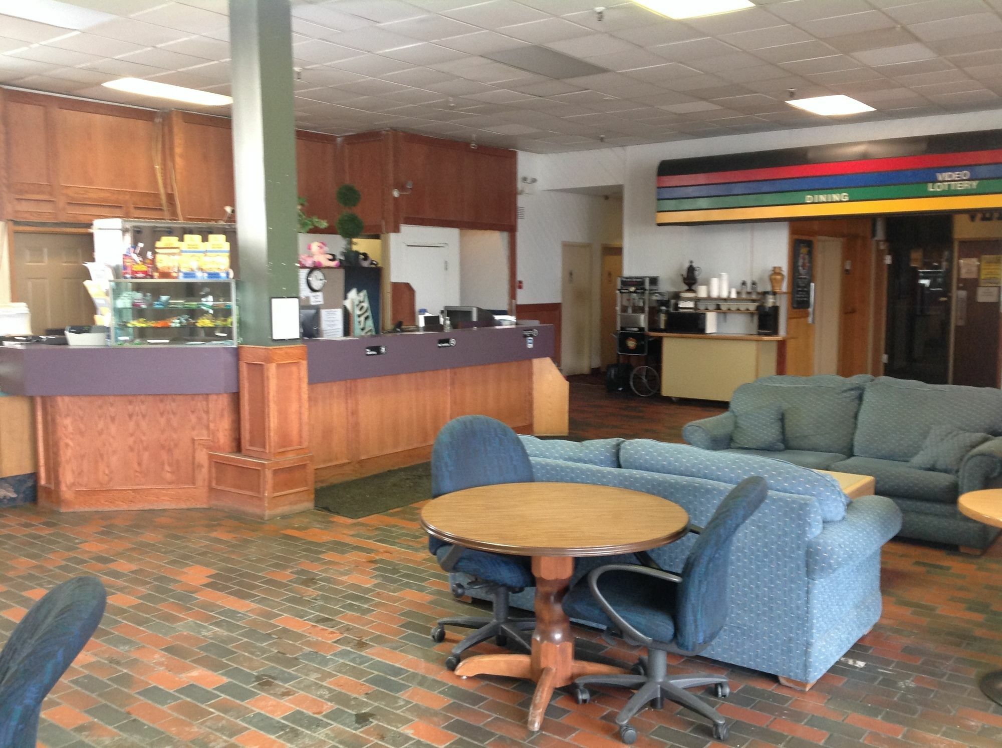 YYC Town And Country Motor Hotel מראה חיצוני תמונה